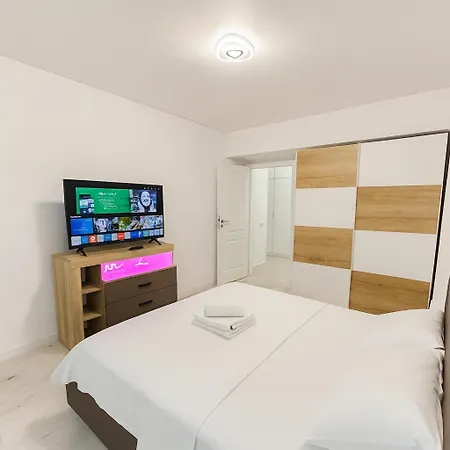 Apartment Entire Near Unirii Center In Sector 5 - 706 *