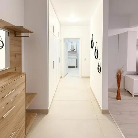 Entire Near Unirii Center In Sector 5 - 706 Apartment Bucharest